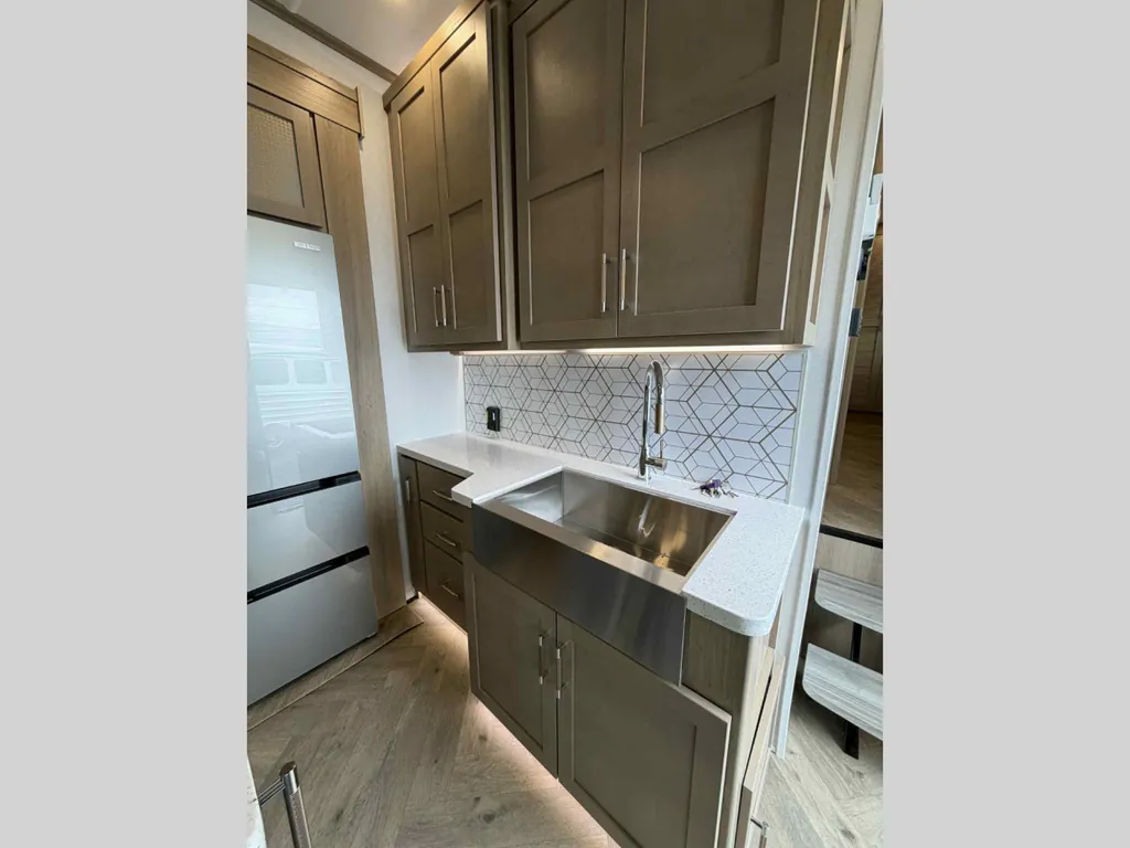 2026 Keystone Raptor 415, Photos photo 6