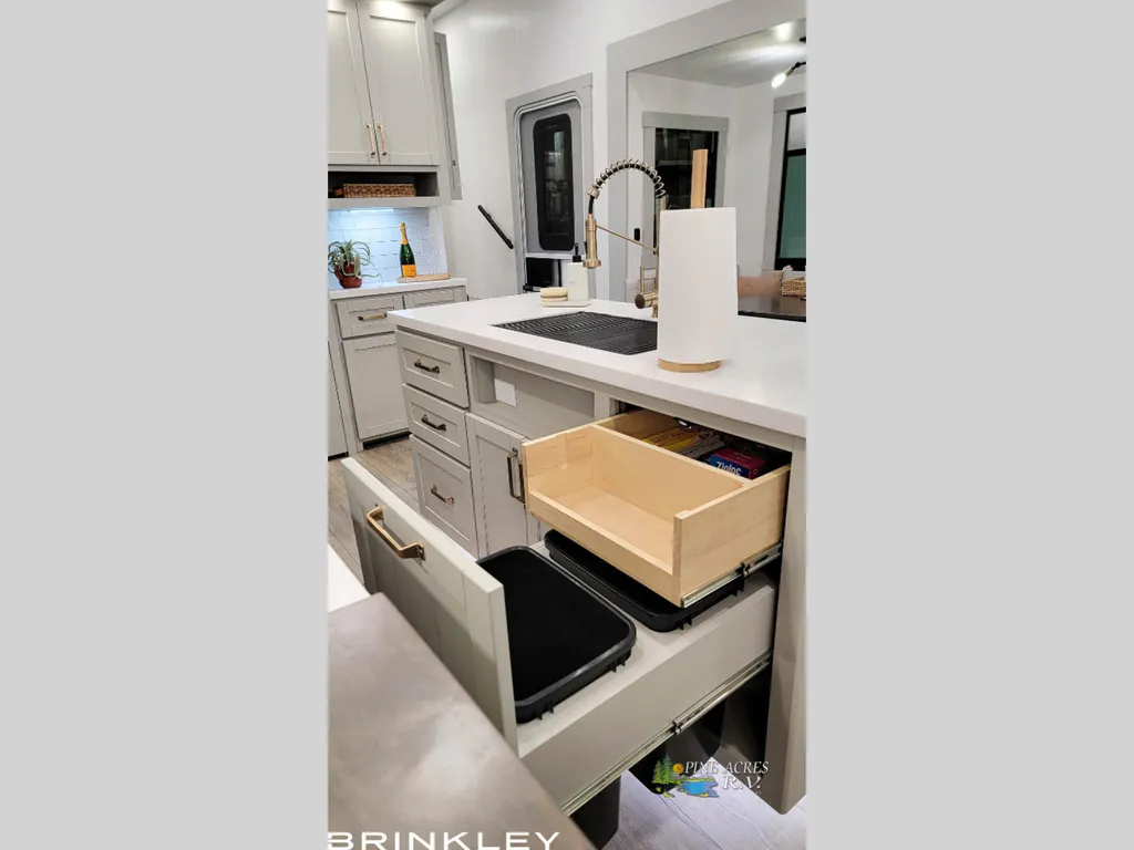 2026 Brinkley Model Z 3515, Photos photo 68
