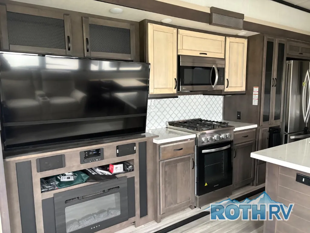 2022 Forest River Cedar Creek Champagne Edition 38EL, Photos photo 10