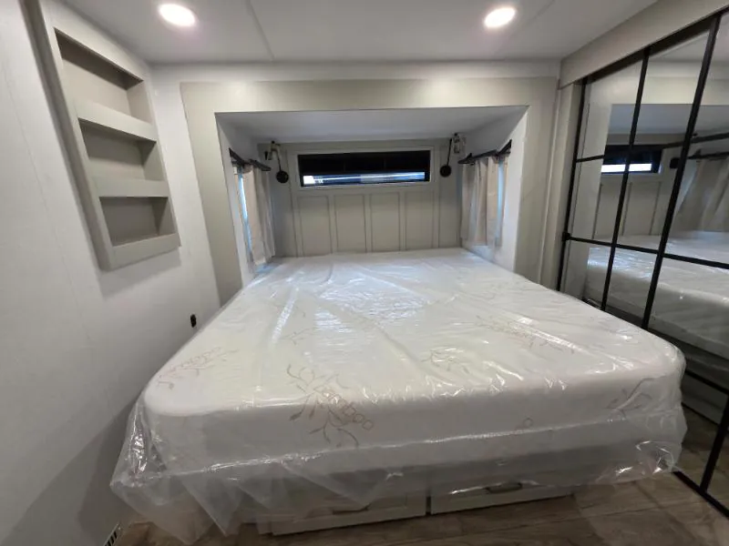 2026 Brinkley Model G 4100, Photos photo 19