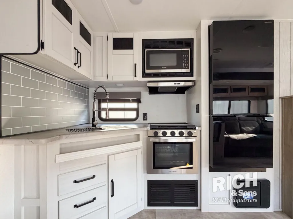 2026 Palomino Puma 337BH, Photos photo 16