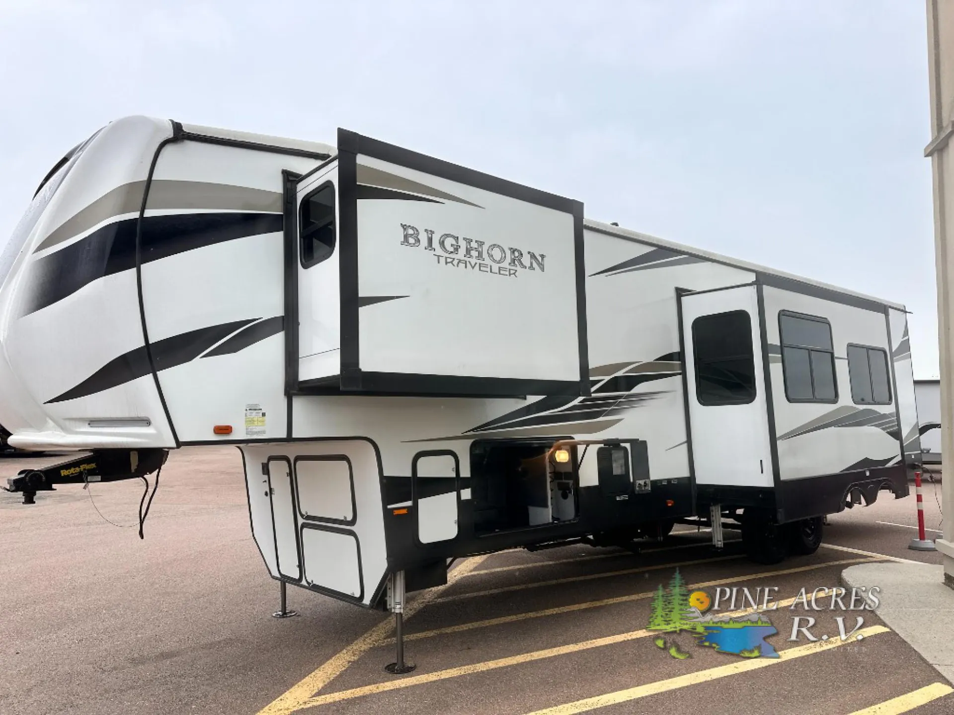 2022 Heartland Bighorn Traveler 37TB - Photo 4