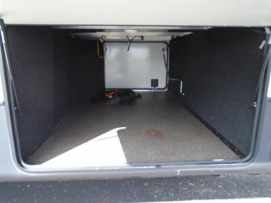 2021 Keystone Montana 3781RL - Photo 3