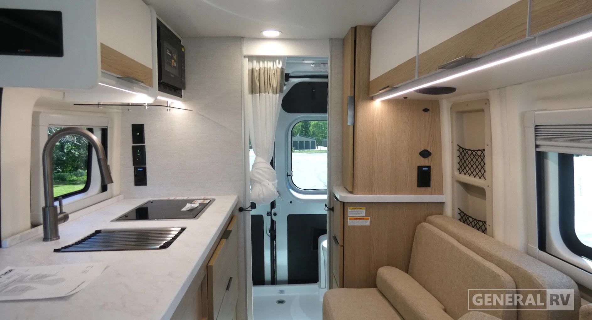 2027 Thor Motor Coach Scope 18M - Photo 3