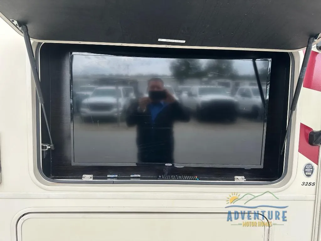 2019 Coachmen Mirada 32SS - Photo 4