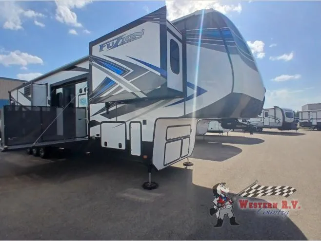 2021 Keystone Fuzion 424 - Photo 3