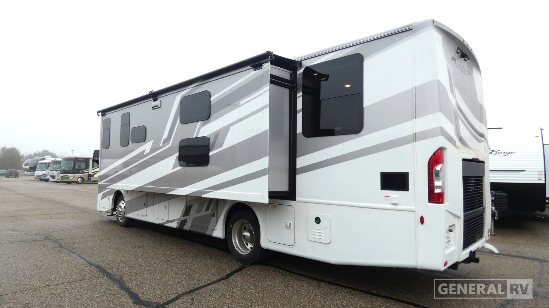 2026 Thor Motor Coach Palazzo GT 33.5 - Photo 4
