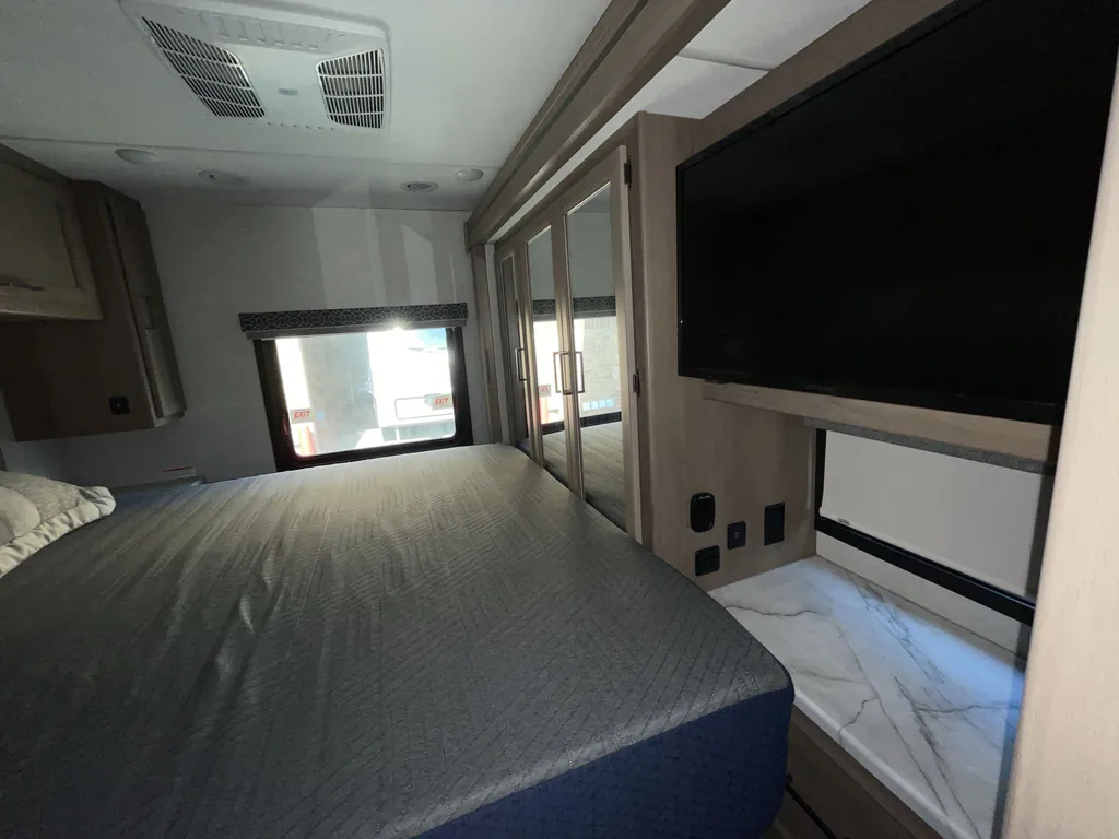 2026 Thor Motor Coach Freedom Traveler A29, Photos photo 23