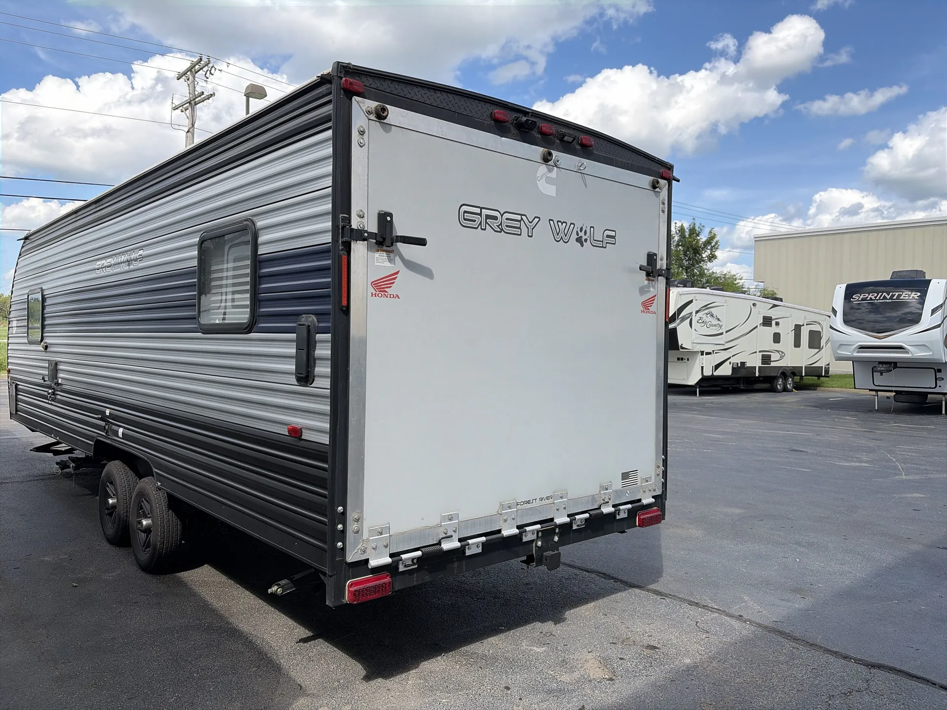 2022 Forest River Cherokee Grey Wolf 22RR — backside