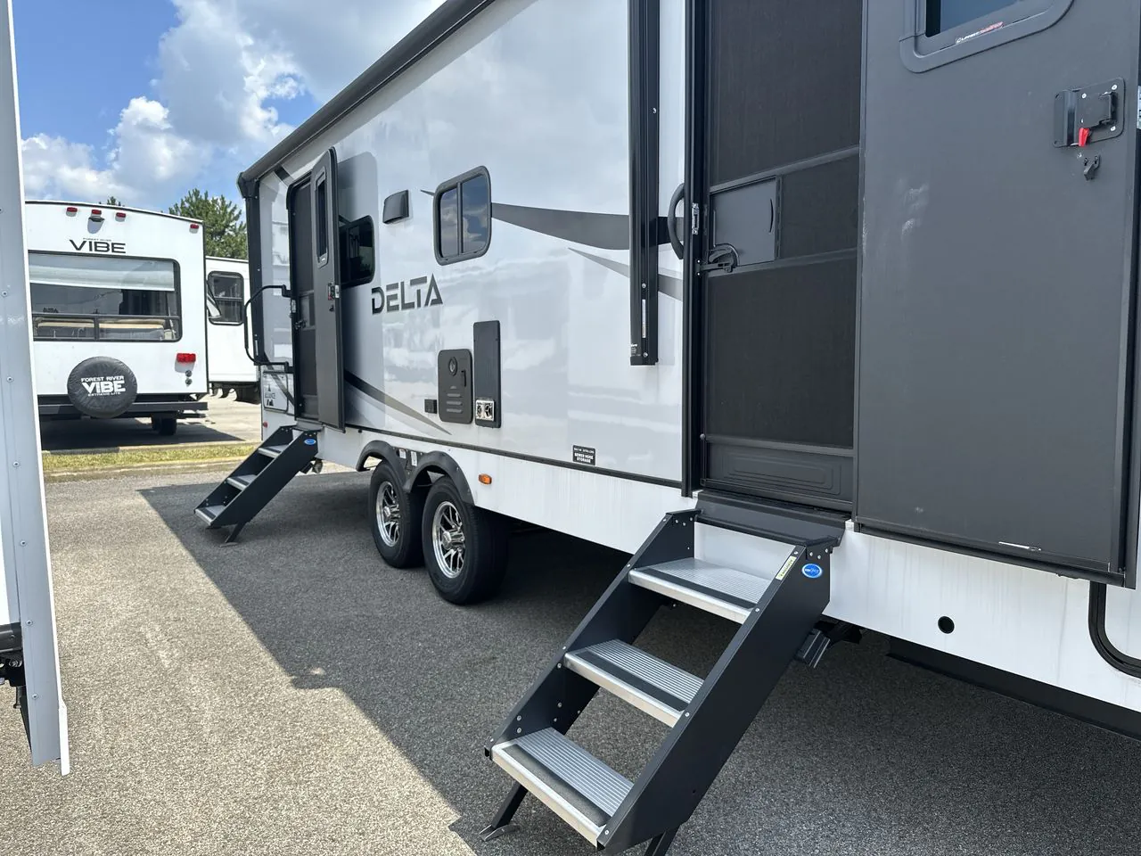 2025 Alliance RV Delta 252RL - Photo 2