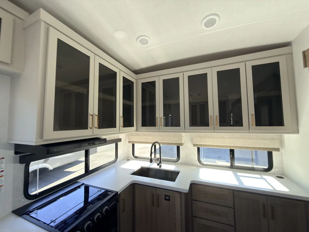 2027 Forest River Rockwood Signature 301SRK, Photos photo 24