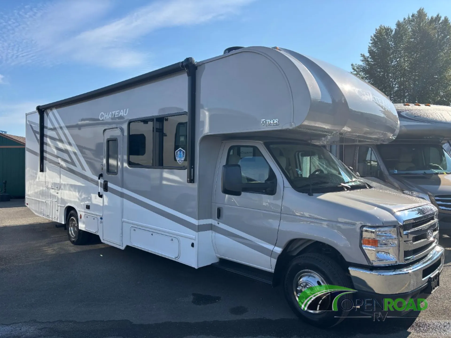 2026 Thor Motor Coach Chateau 29K - Photo 2