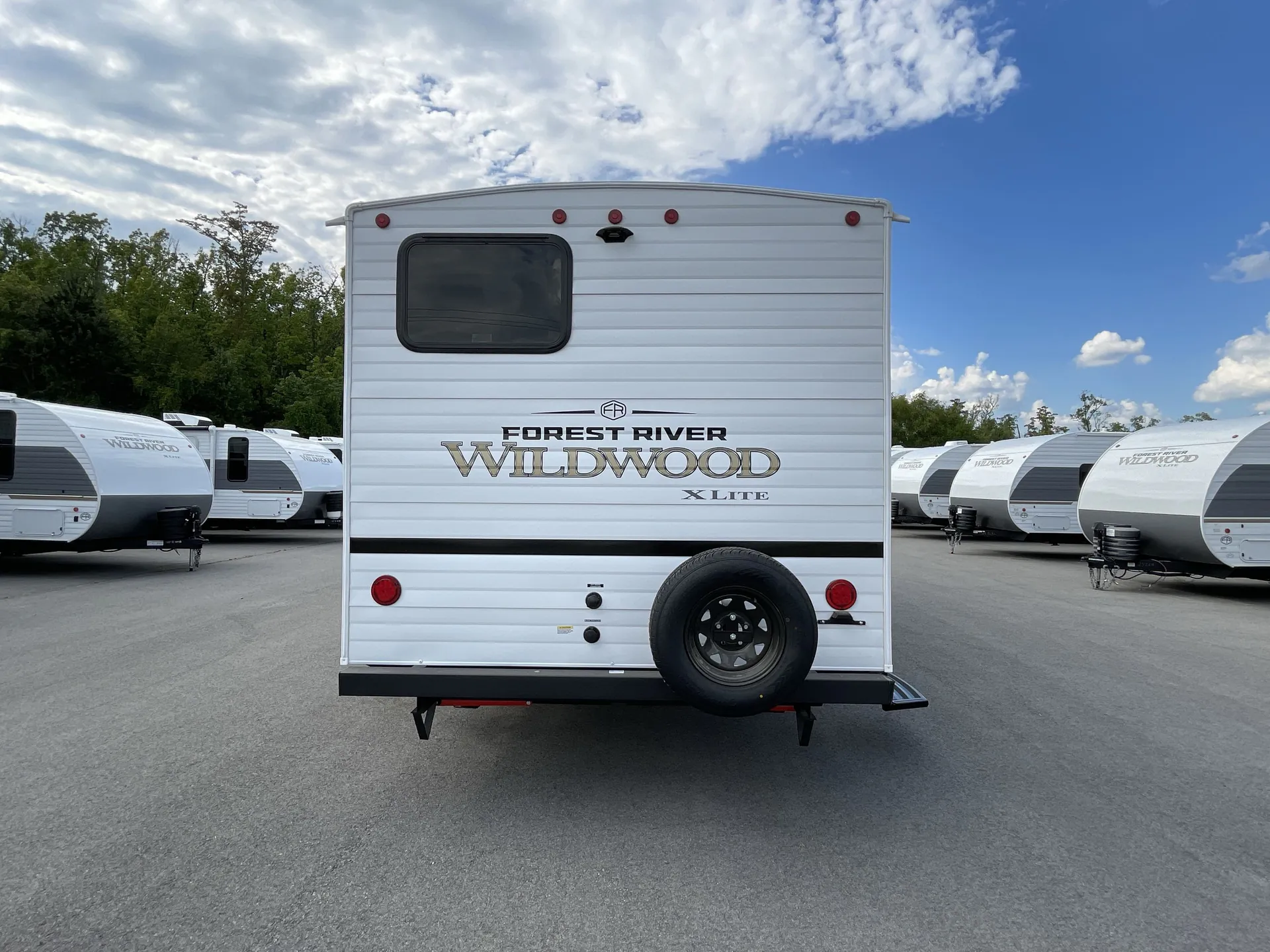 2027 Forest River Wildwood X-Lite 263BHXL — backside