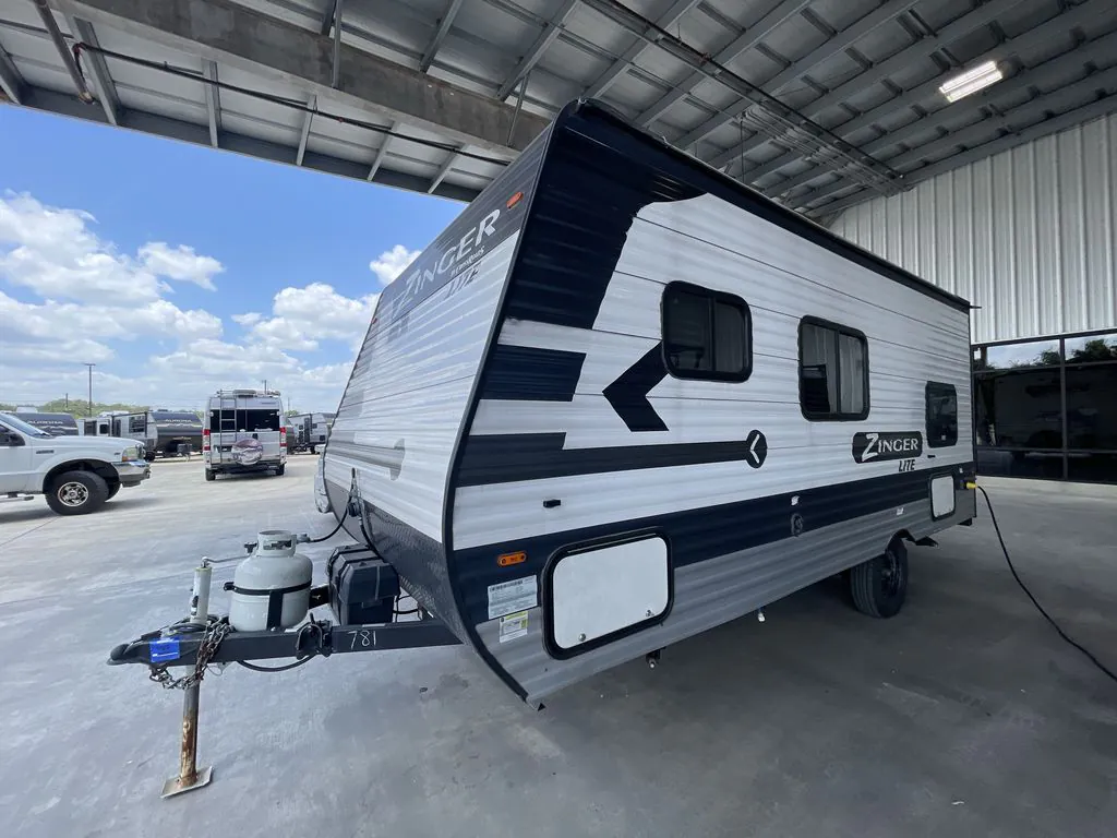 2022 CrossRoads Zinger Lite 18BH - Photo 3