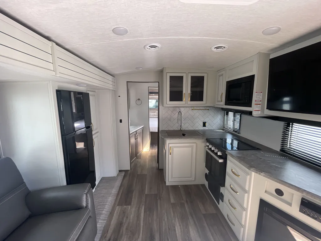 2023 Keystone Cougar Half-Ton 30BHS, Photos photo 3