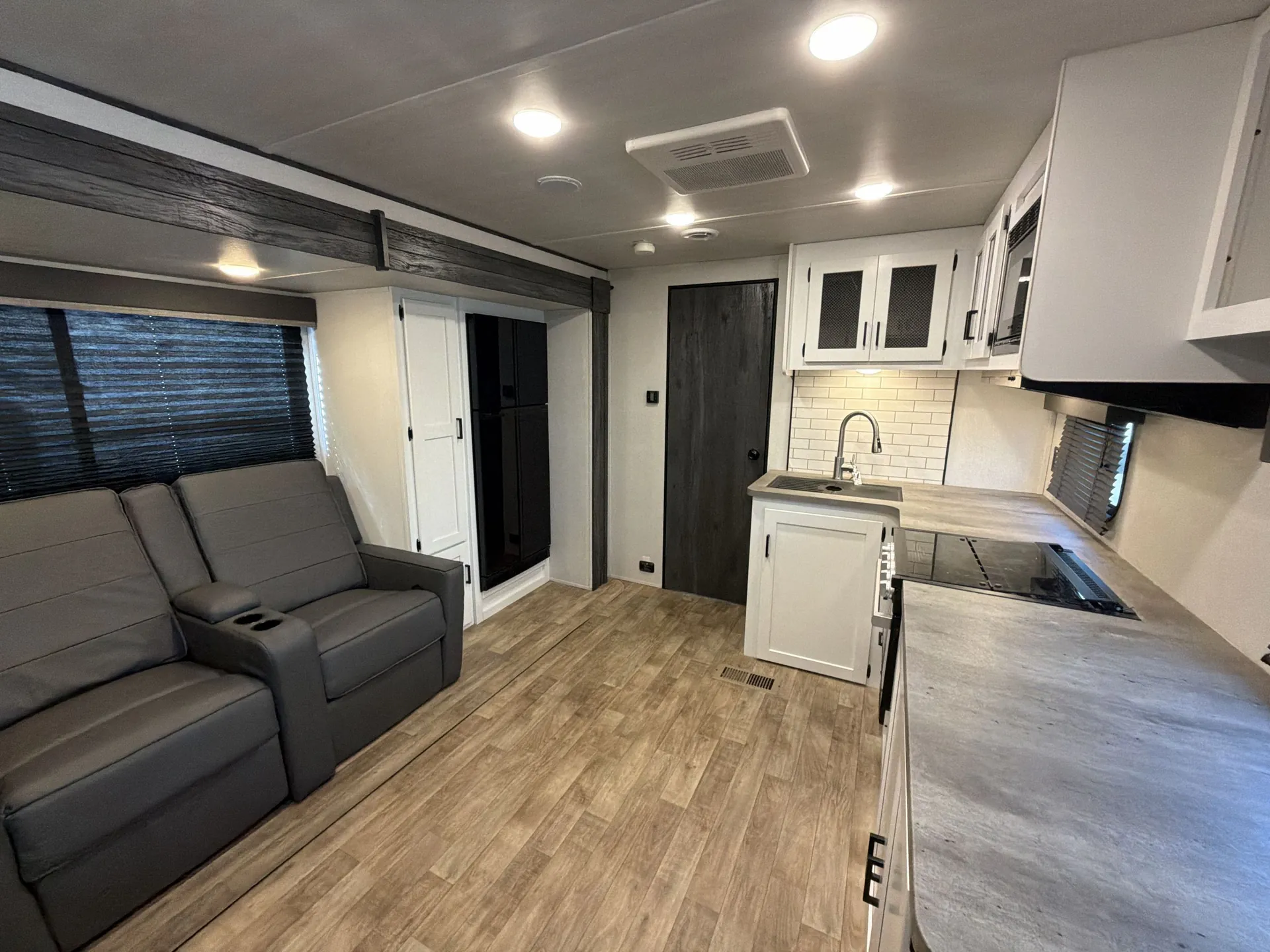 2024 Keystone Hideout 25RDSWE — living area main