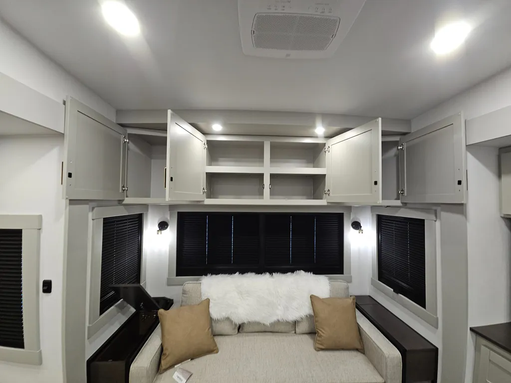 2026 Brinkley Model Z 3600, Photos photo 16