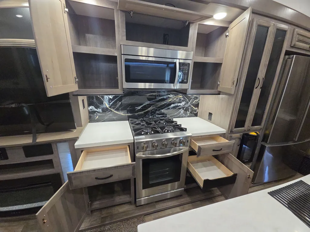2021 Forest River Cedar Creek Champagne Edition 38EL, Photos photo 17
