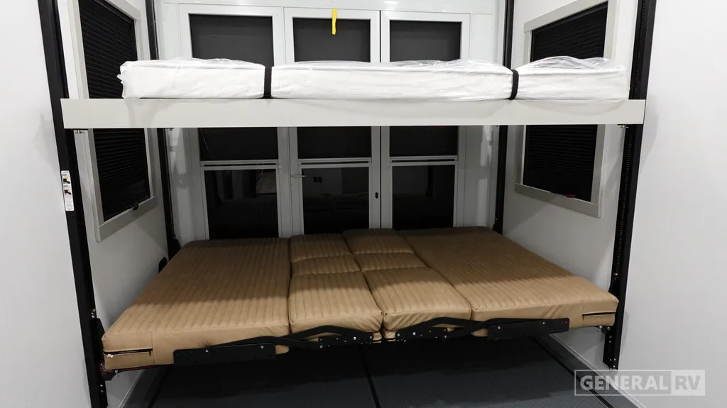 2026 Brinkley Model G 4000, Photos photo 33
