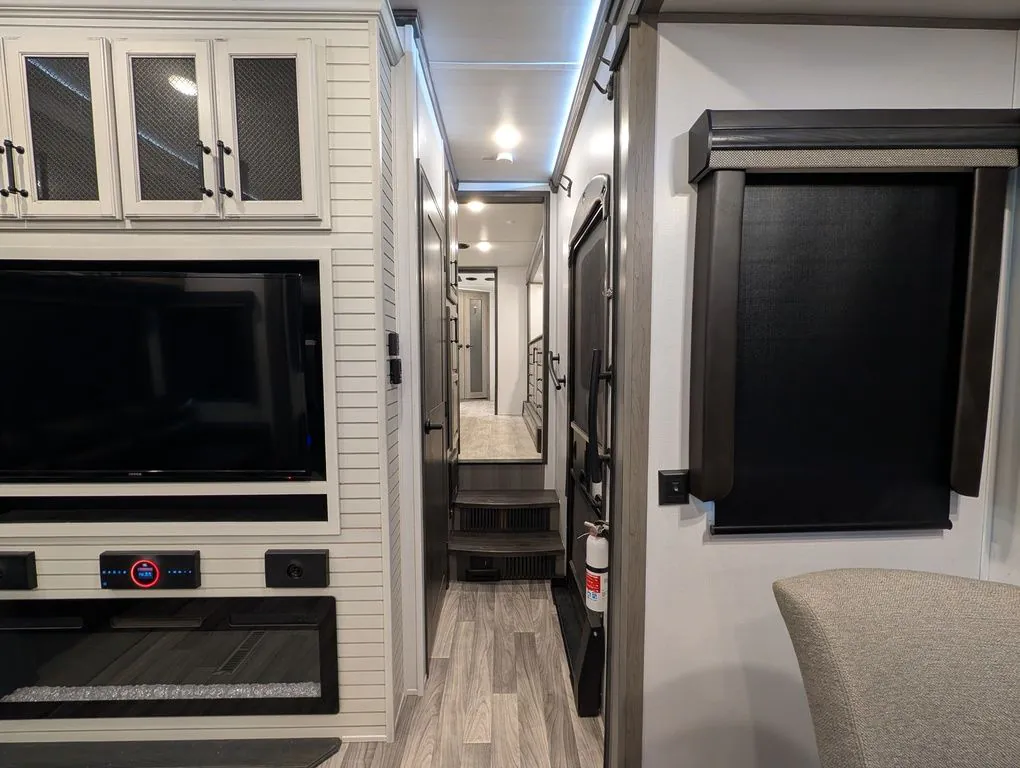 2023 Keystone Montana 3901RK, Photos photo 22