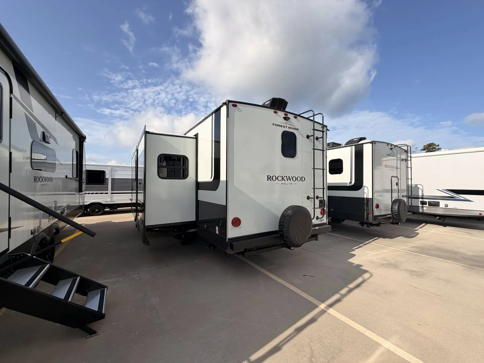 2027 Forest River Rockwood Mini Lite 2523MBR - Photo 3