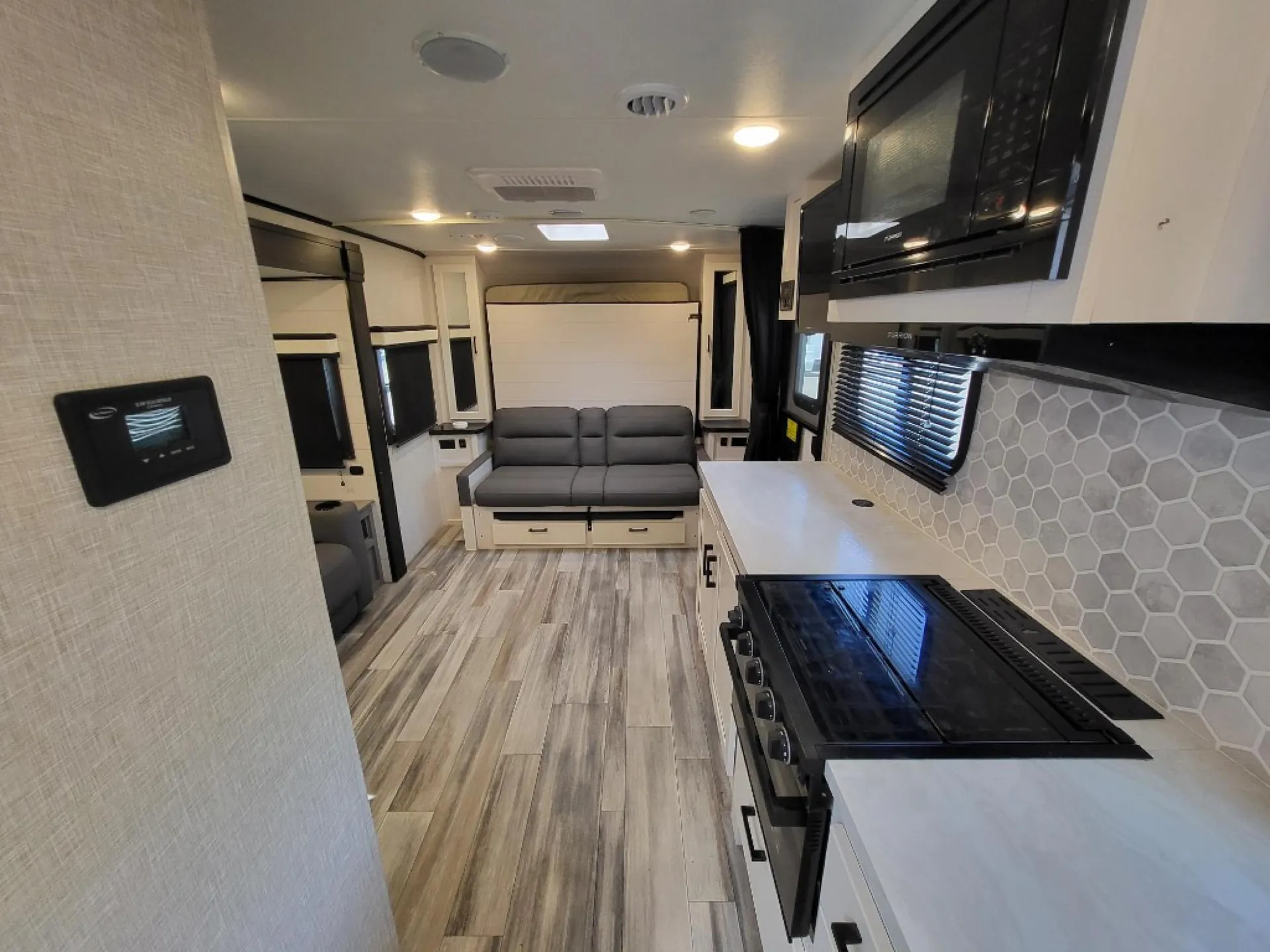 2024 Jayco Jay Feather 19MRK - Photo 4