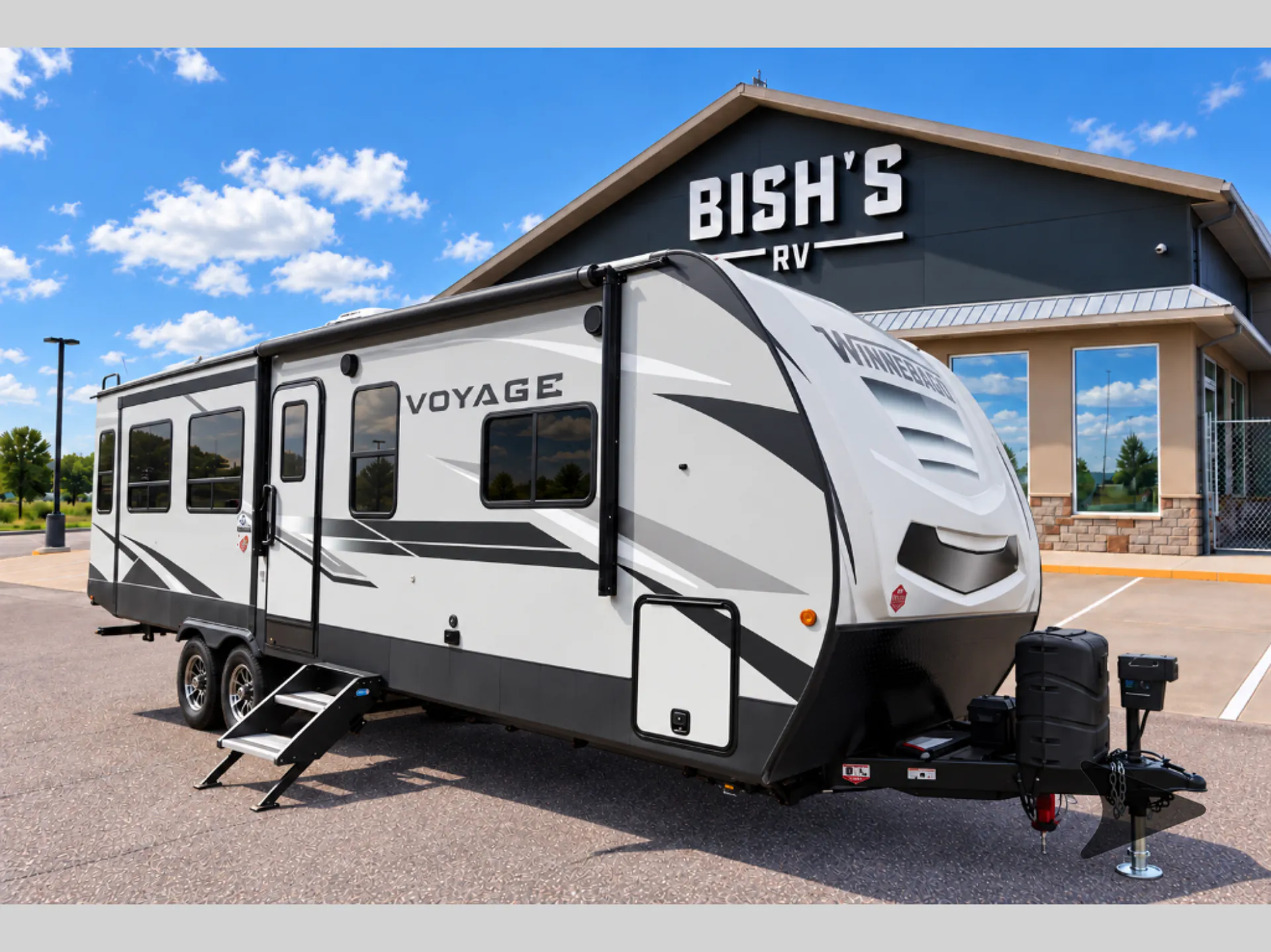 2021 Winnebago Voyage V3235RL - Photo 2