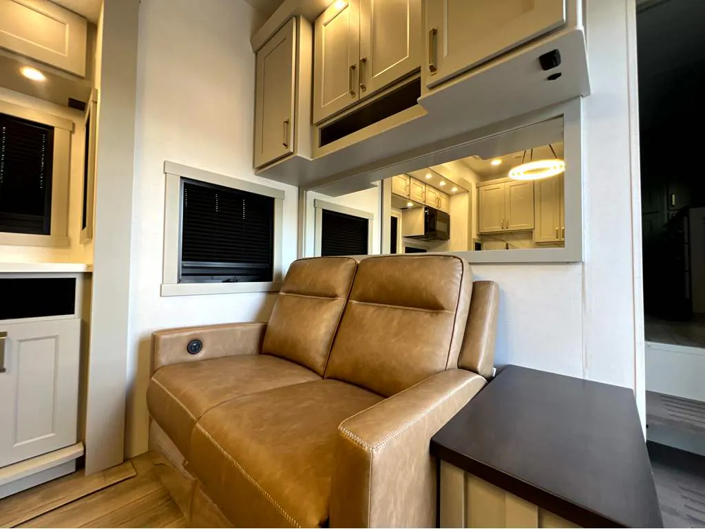 2026 Brinkley Model G 3520, Photos photo 7