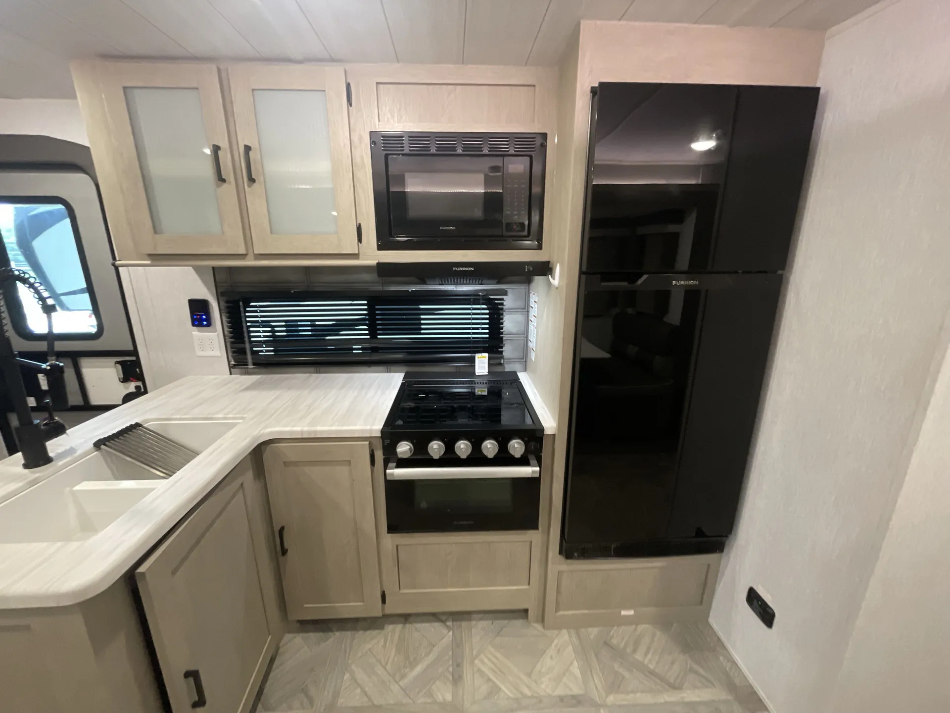 2024 Forest River Salem 33TS — living area main