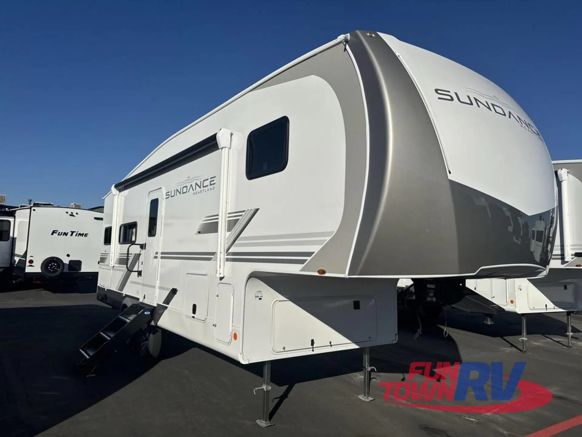 2026 Heartland Sundance XLT 24ML - Photo 2