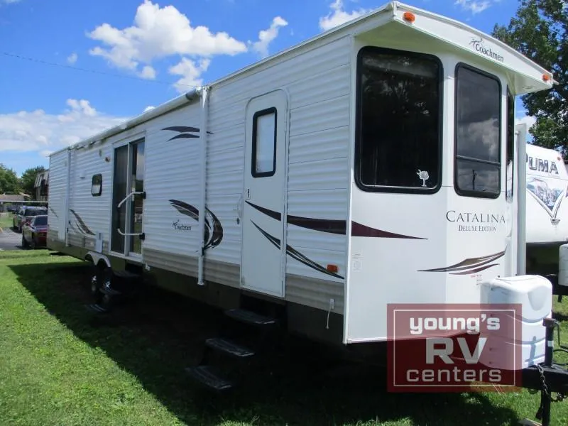 2012 Coachmen RV Catalina Deluxe Edition 40TBS - Photo 2