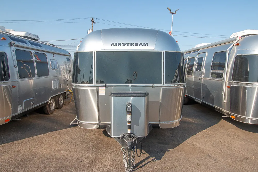 2024 Airstream Flying Cloud 30RB Twin - Photo 3