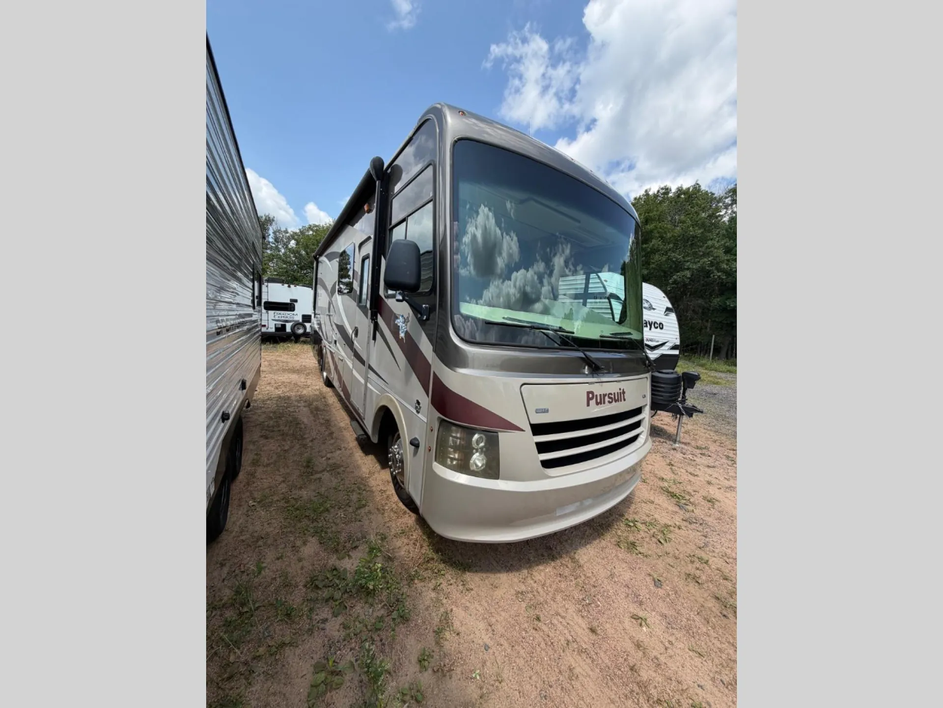 2016 Coachmen Pursuit 30FW - Photo 2