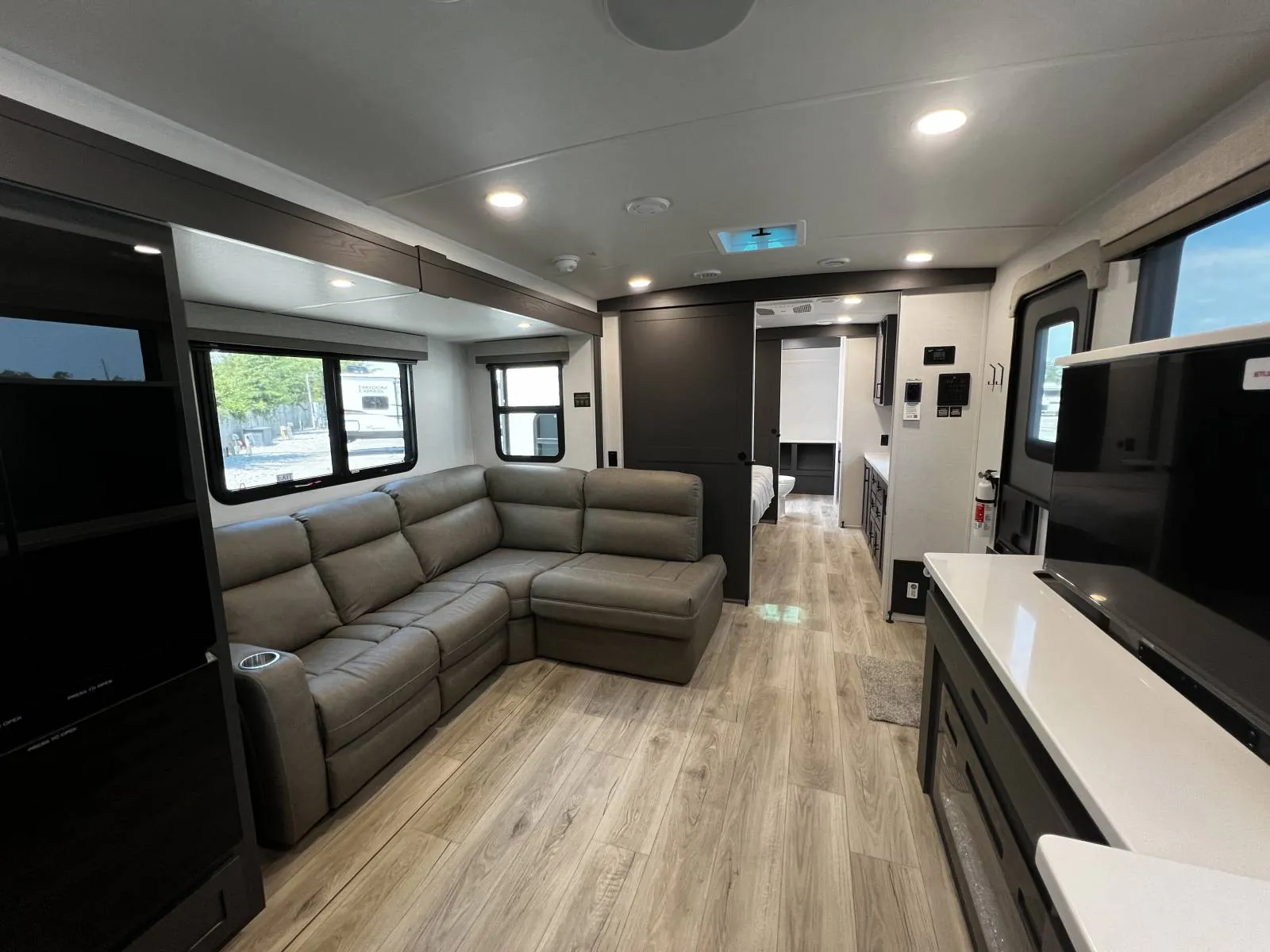 2027 Forest River Rockwood Ultra Lite 2711RK — Photo 6
