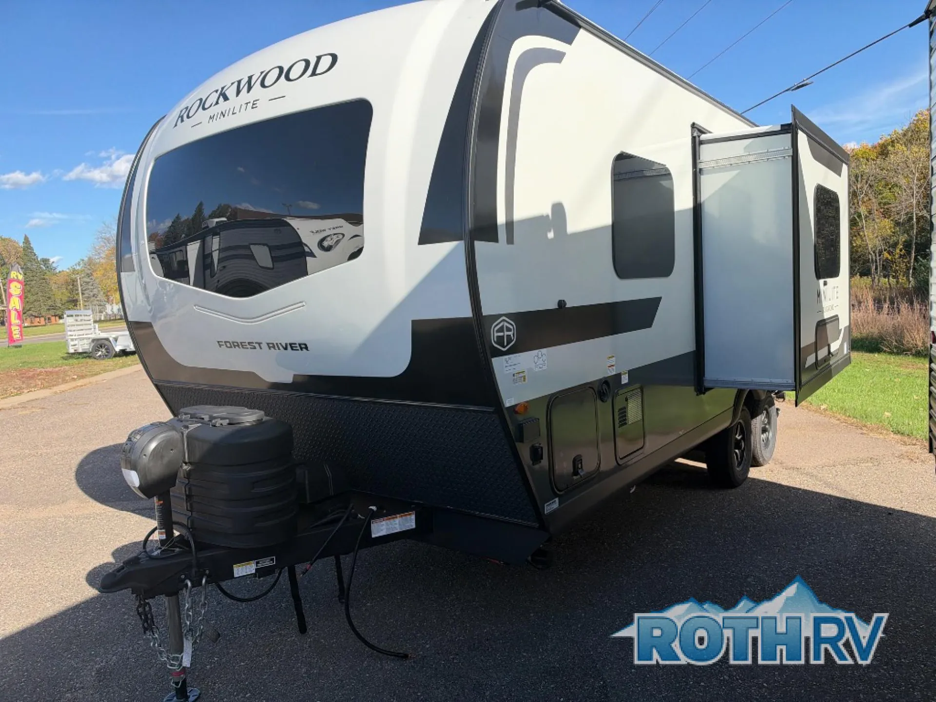 2027 Forest River Rockwood Mini Lite 2109S - Photo 3