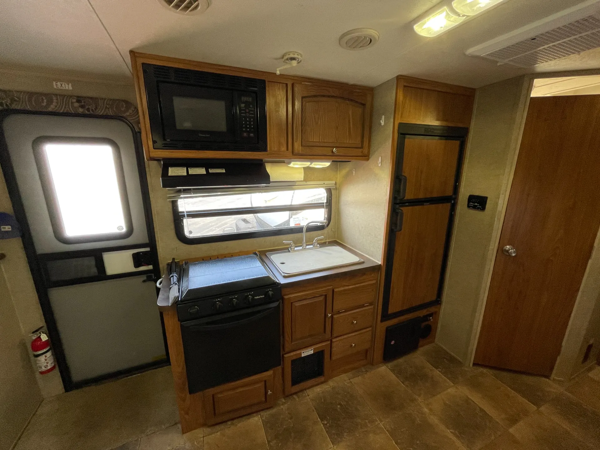 2014 Forest River Rockwood Roo 21SS — Photo 6