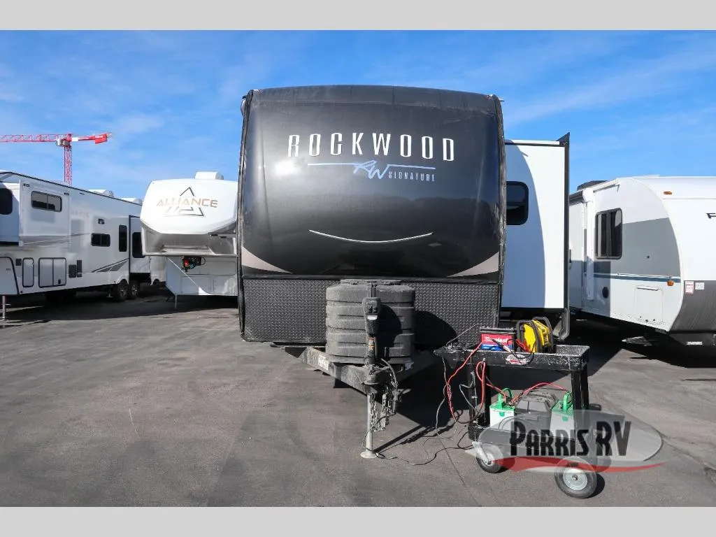 2025 Forest River Rockwood Signature 8332SB - Photo 3