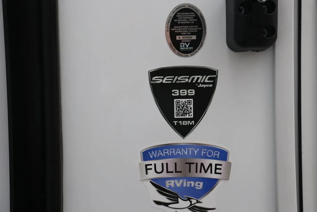 2026 Jayco Seismic 399 - Photo 2