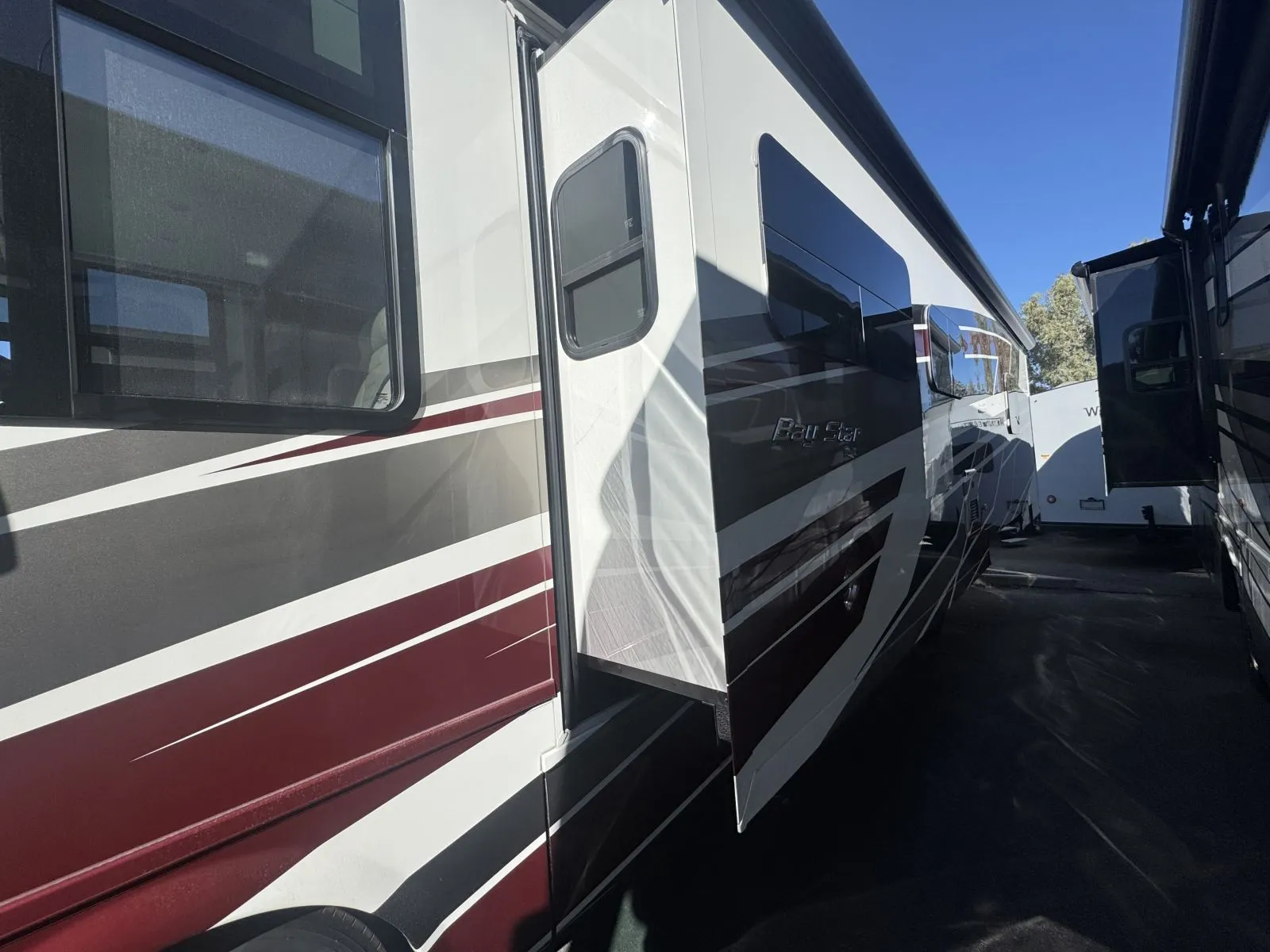 2026 Newmar Bay Star 3225 - Photo 4