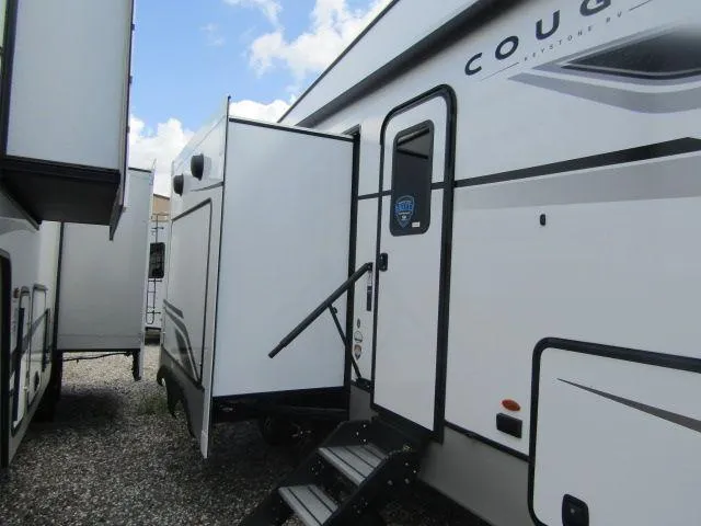 2025 Keystone Cougar Half-Ton 29RKS - Photo 3