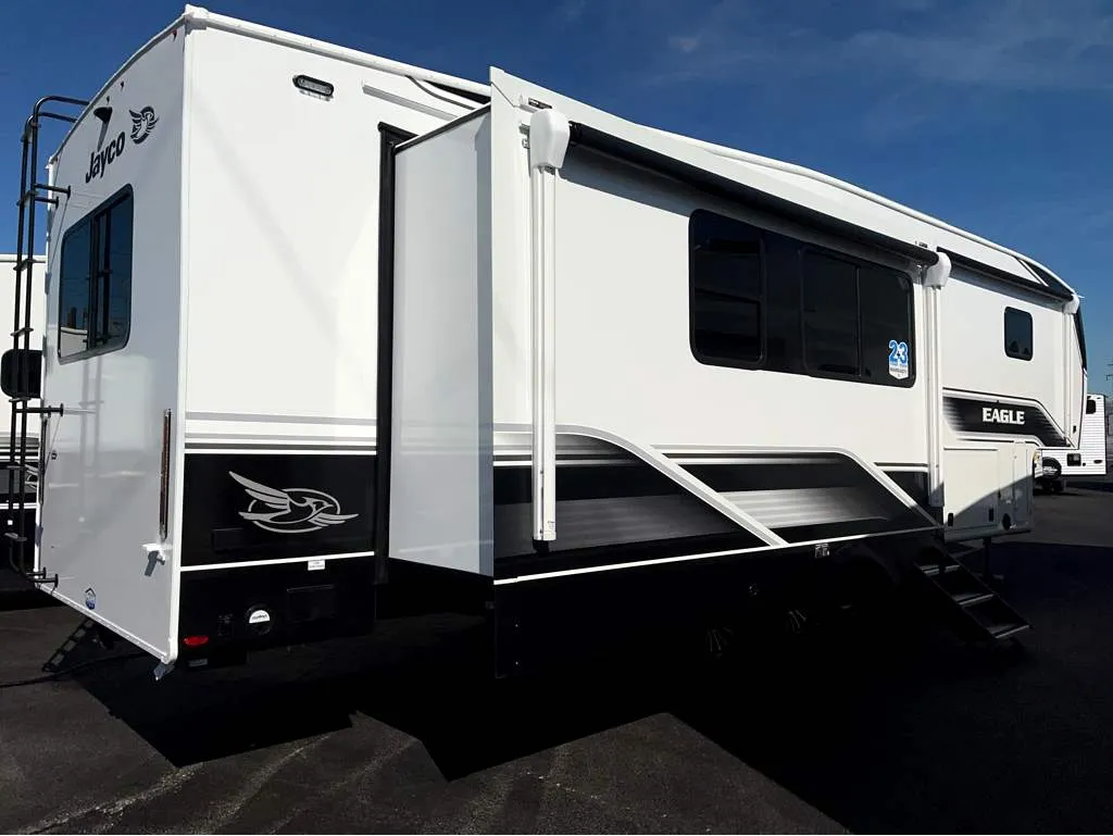 2026 Jayco Eagle 365UKTS - Photo 3