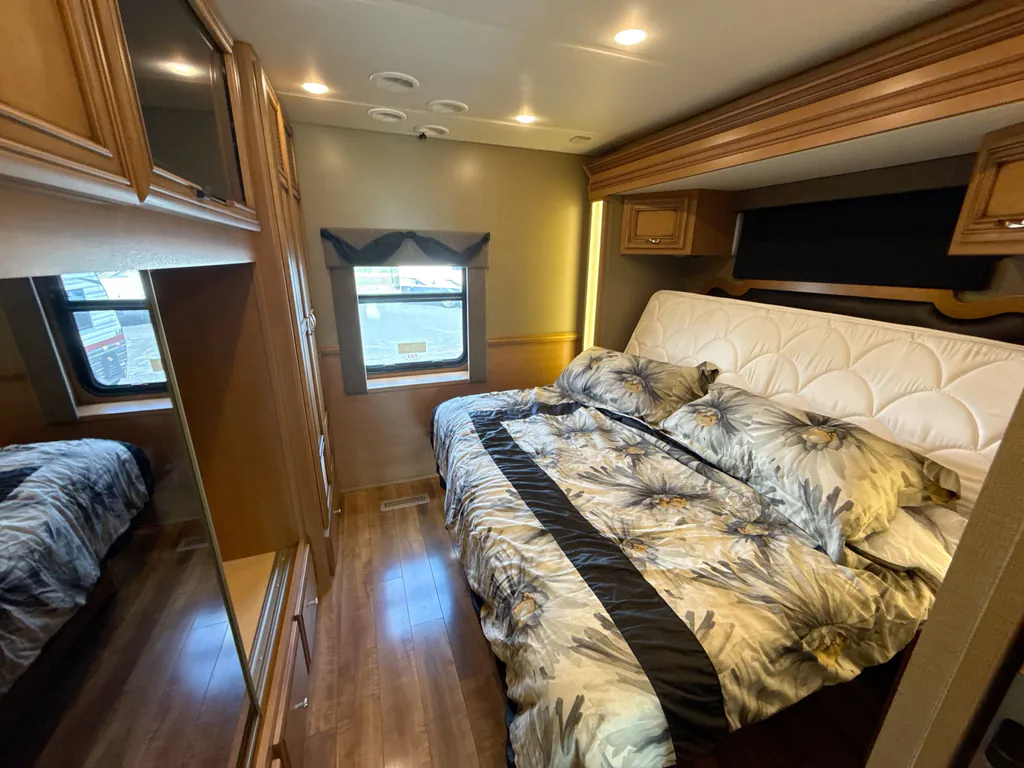 2015 Newmar Canyon Star 3914, Photos photo 14