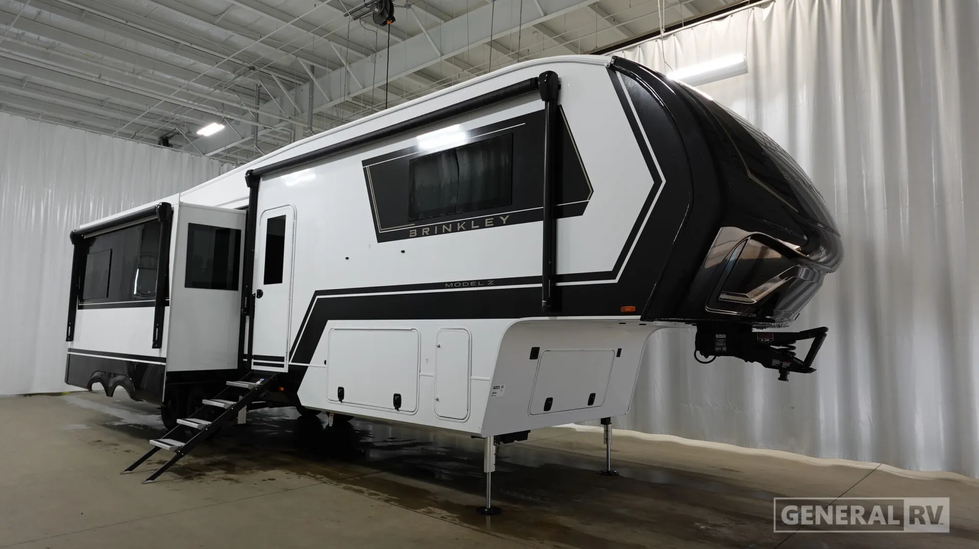 2027 Brinkley Model Z 3515 - Photo 2