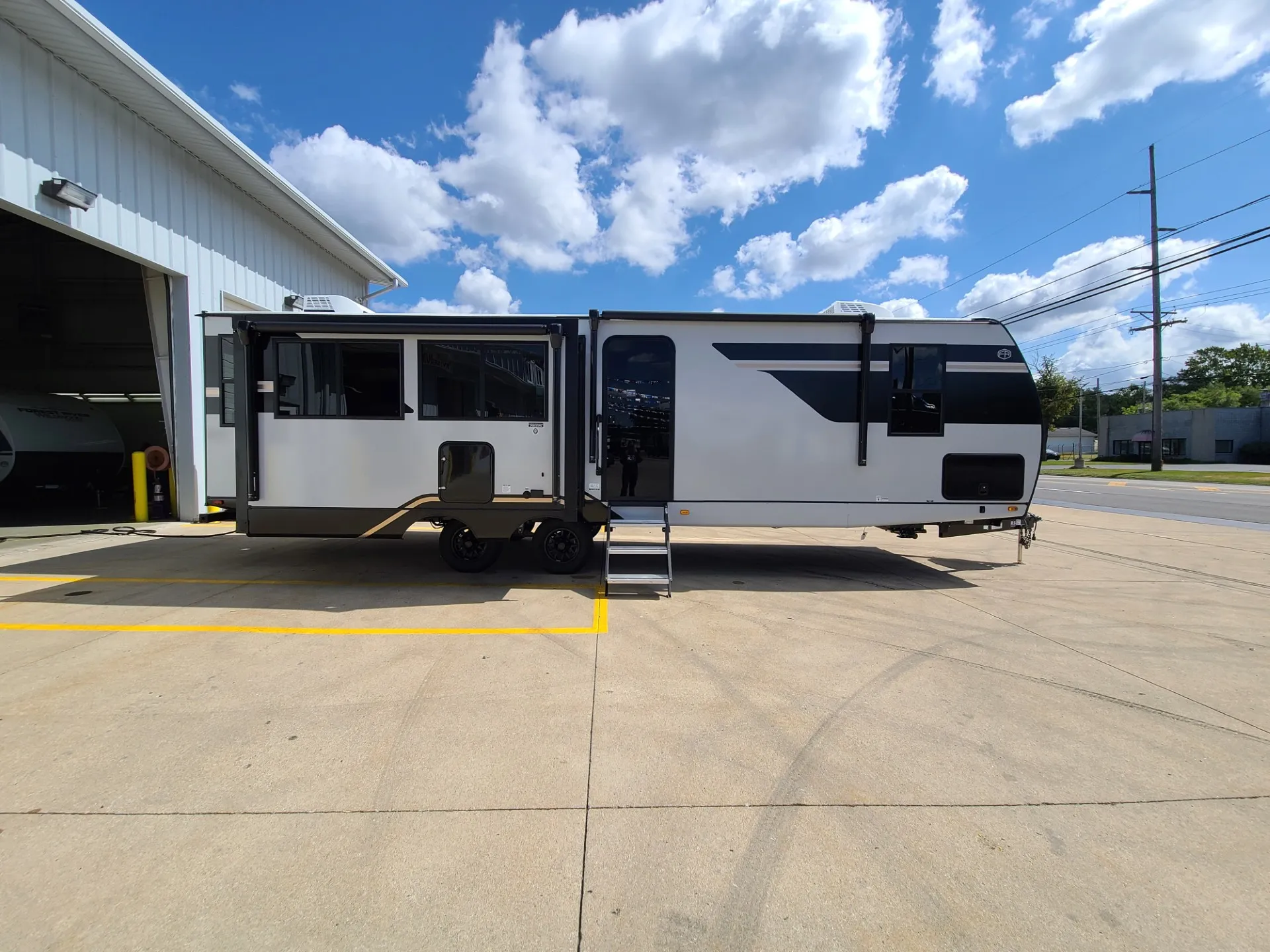 2026 Forest River Vibe 2800RL - Photo 3