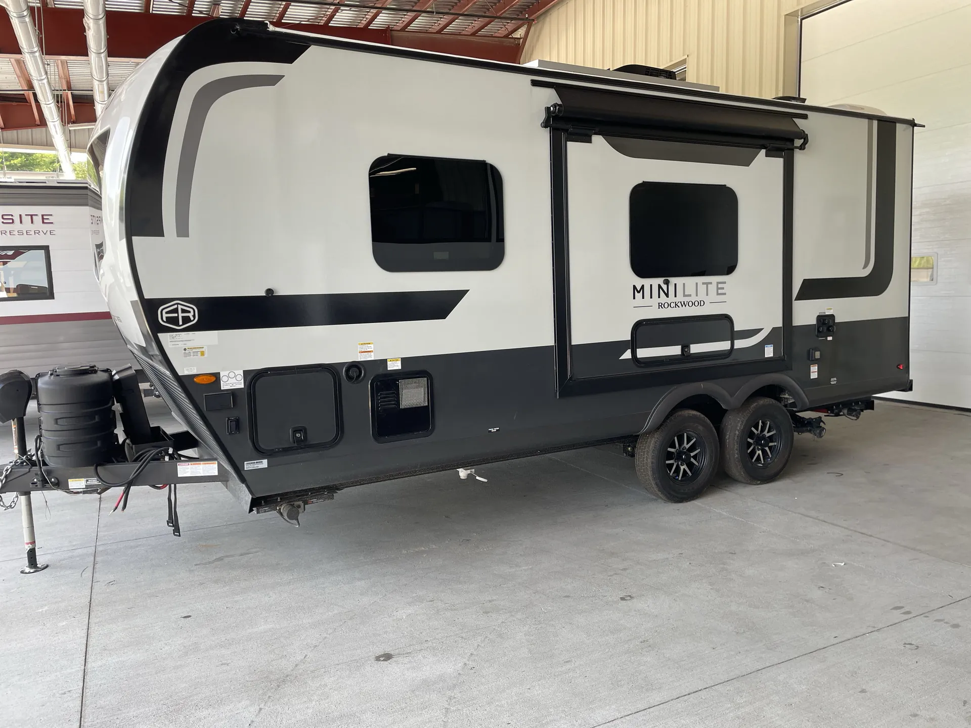 2027 Forest River Rockwood Mini Lite 2109S — off campside