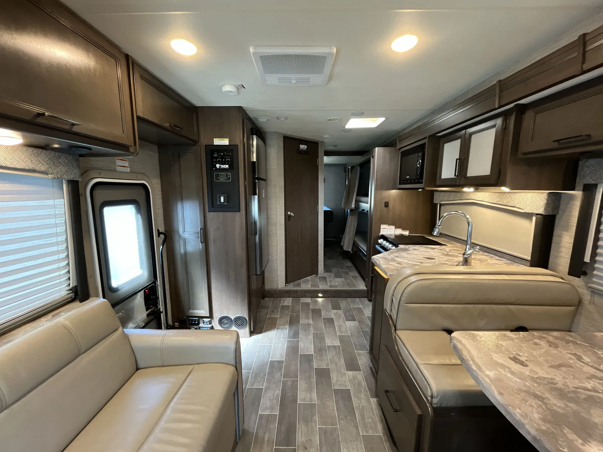 2022 Thor Motor Coach Chateau 31EV — living area main