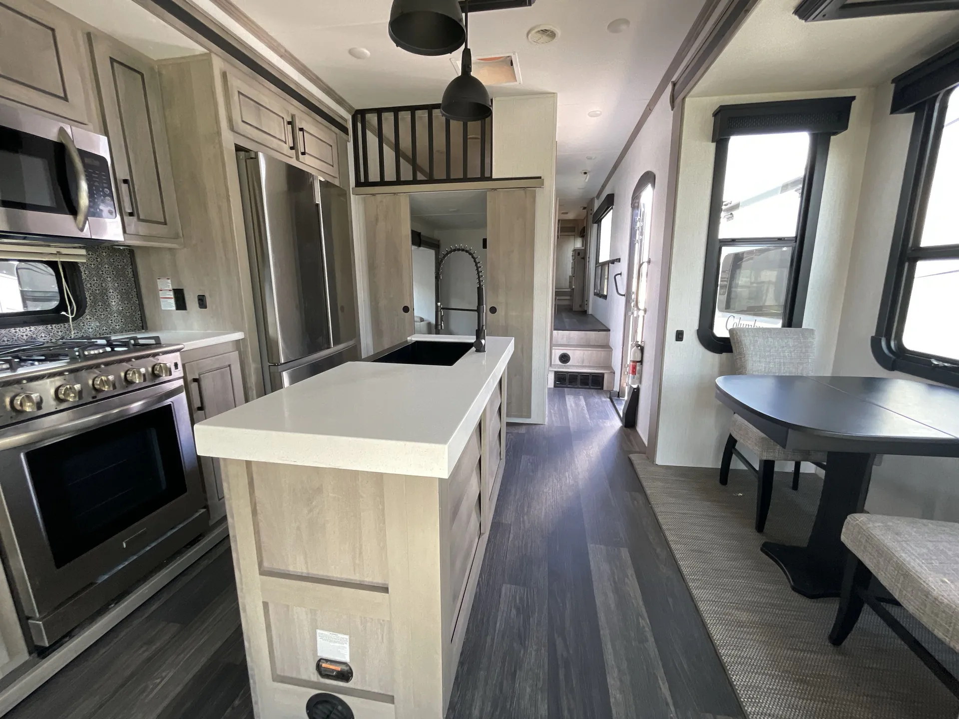 2022 Heartland Big Country 3851MO — cabinet