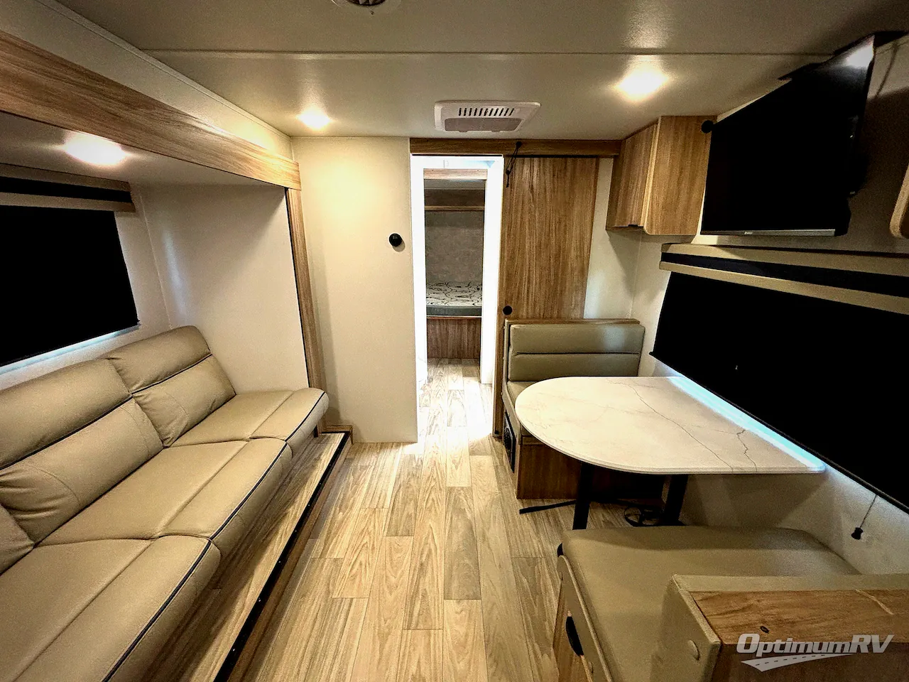 2025 Winnebago M-Series 2326RK - Photo 4