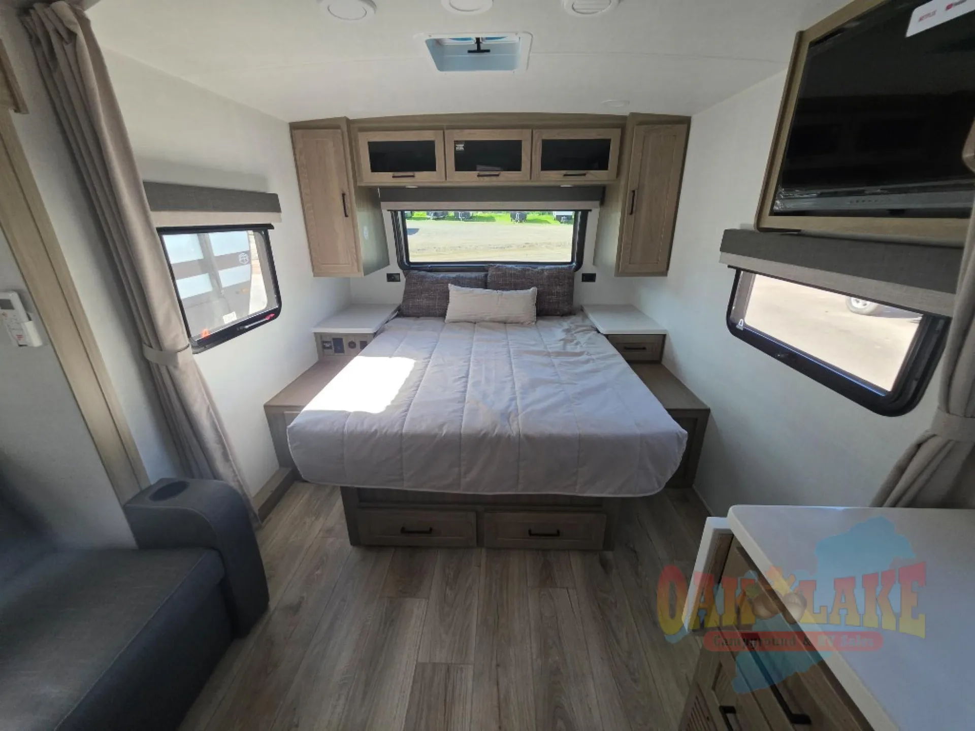 2027 Forest River Rockwood Mini Lite 2109S — Photo 7