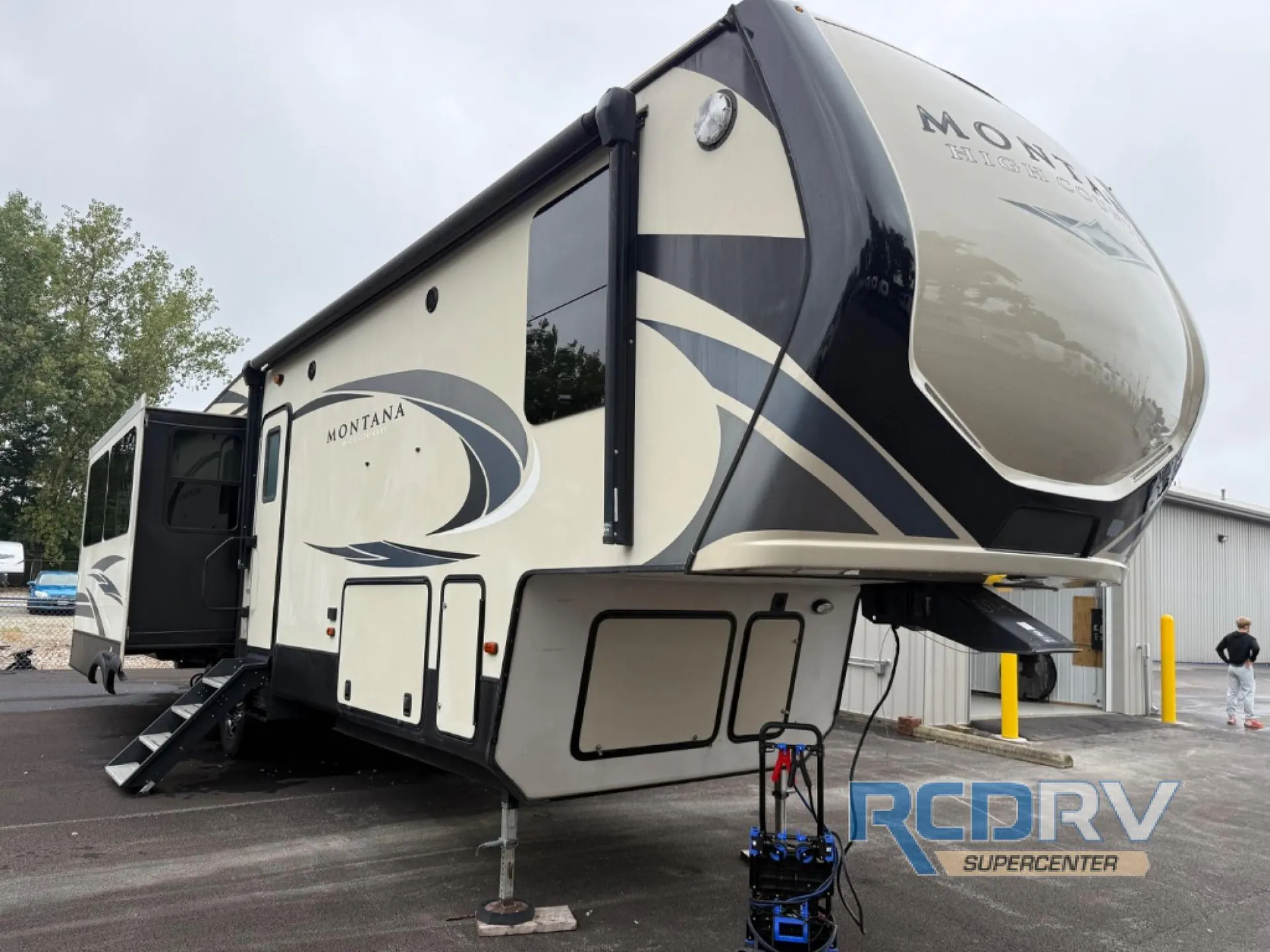 2018 Keystone Montana High Country 331RL - Photo 2